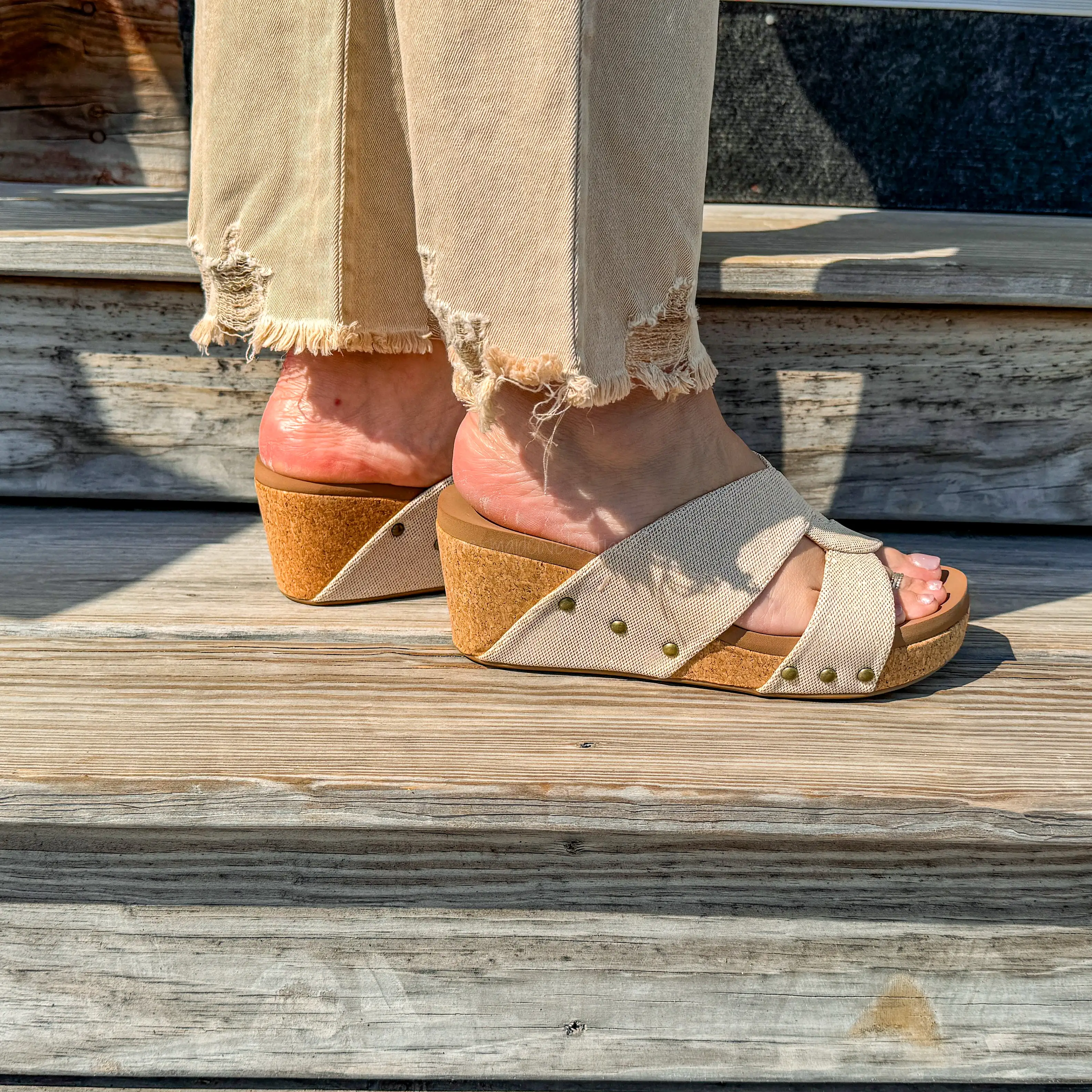 Bonny Wedge in Gold Shimmer