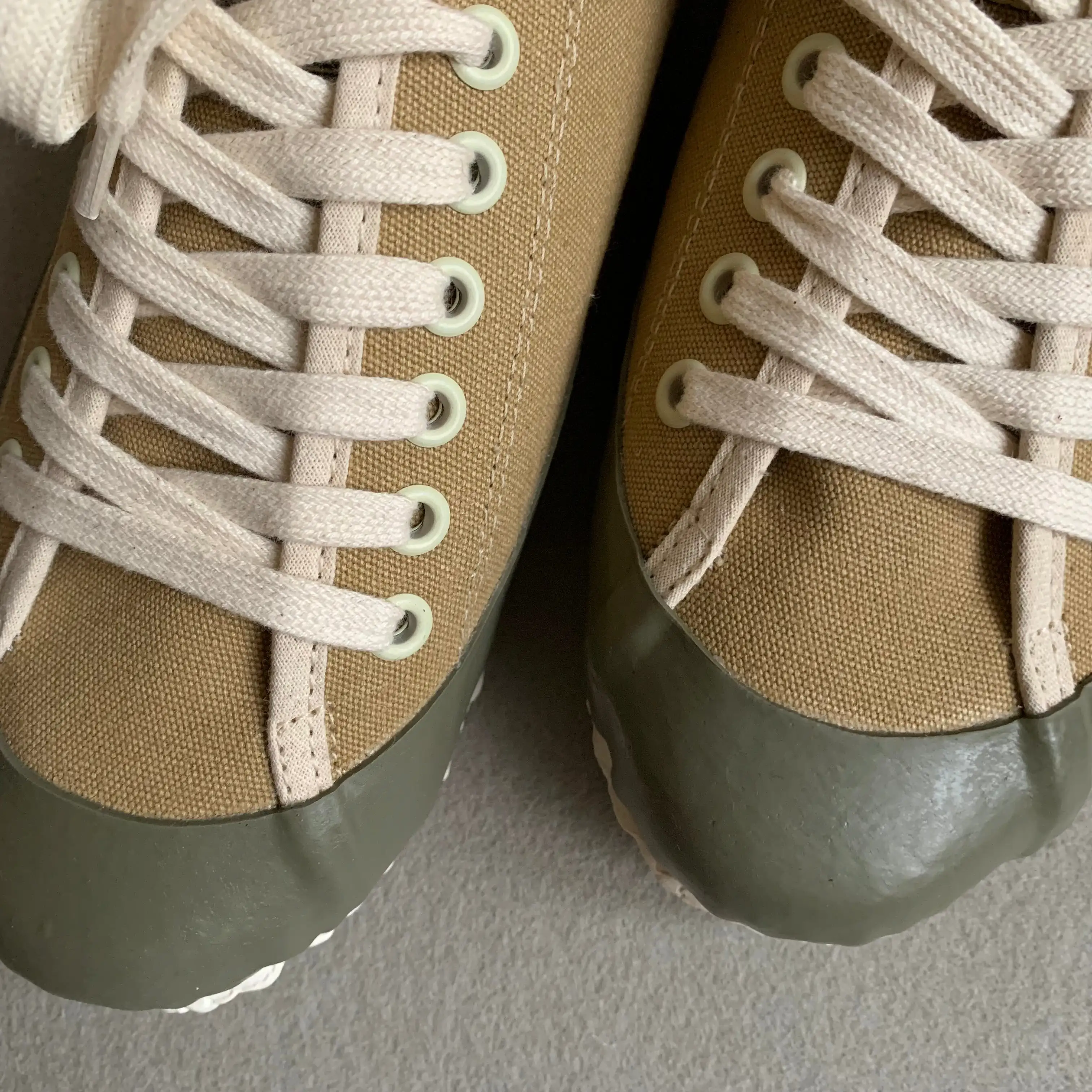 MARINE TYPE 2 DECK SHOE KHAKI/OLIVE