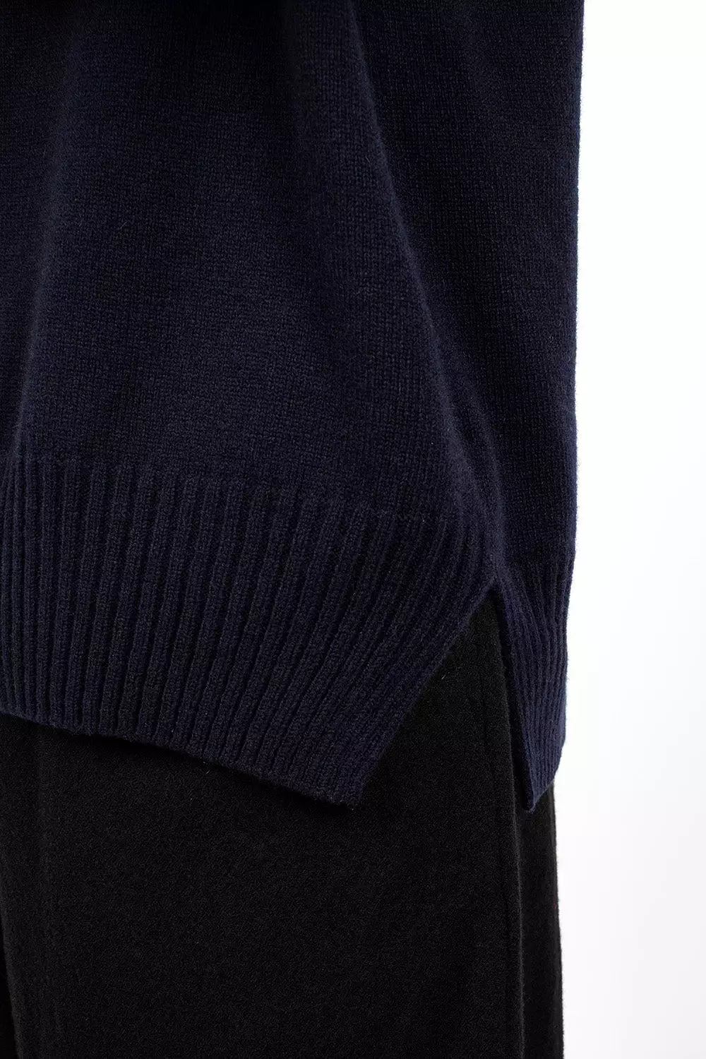 Side Slit Pullover Turtleneck Navy